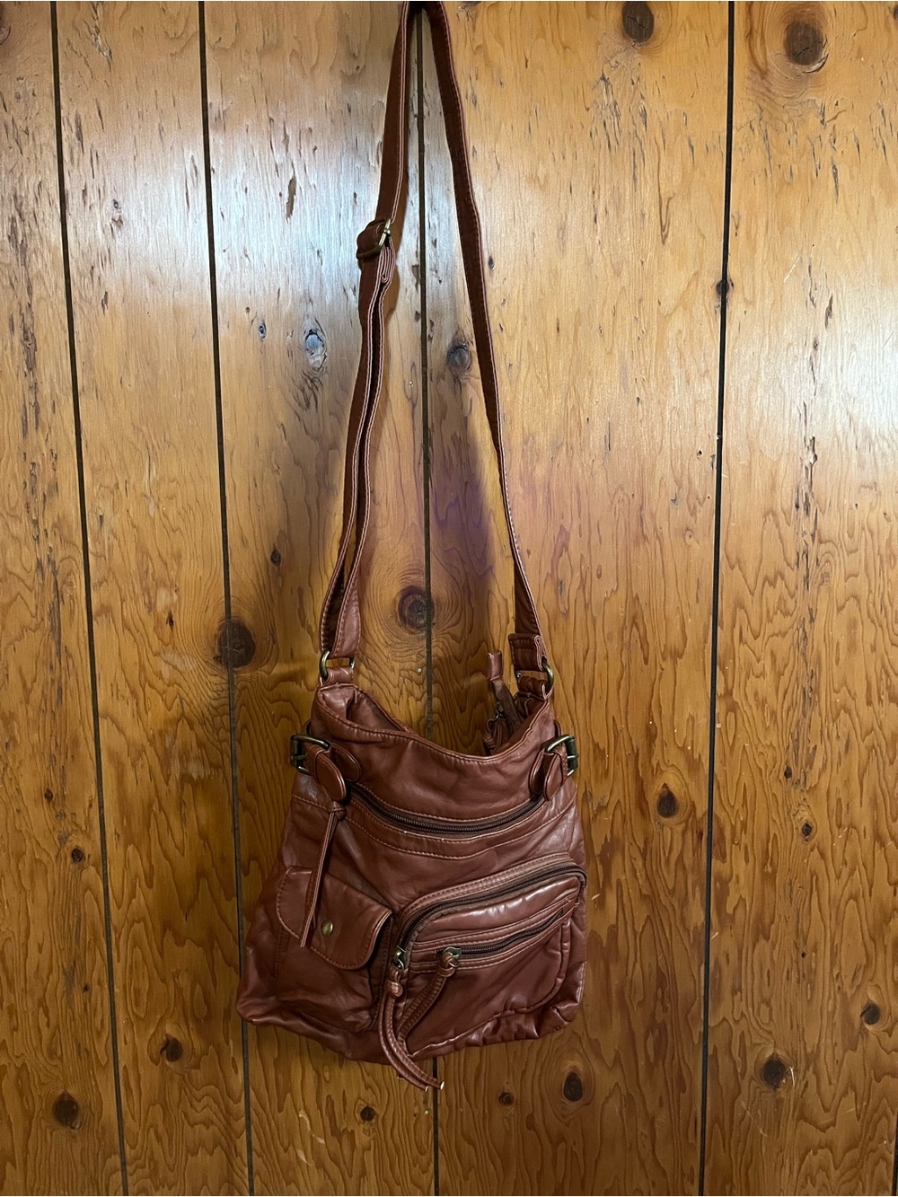 Leather Crossbody Bag in Brown - Classic Everyday Carry